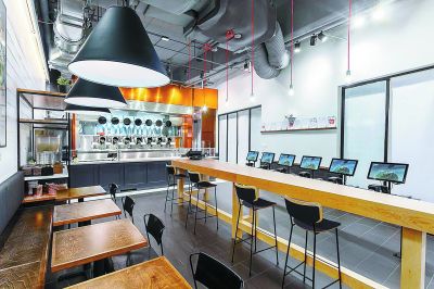 機(jī)器人掌勺的“無(wú)人餐廳”是什么樣_中國(guó)機(jī)器人網(wǎng)